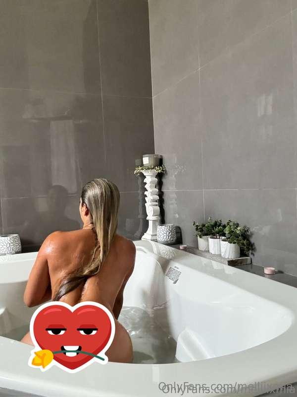 Join to my tub🙈