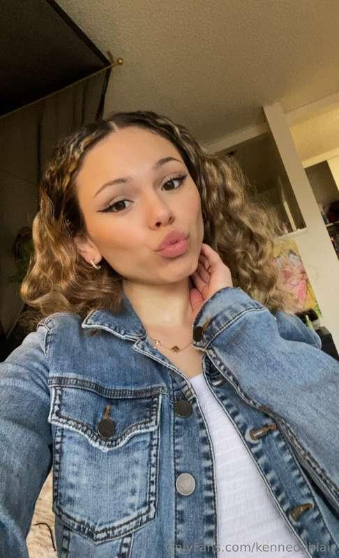 the kind of energy that sticks to your thoughts💋