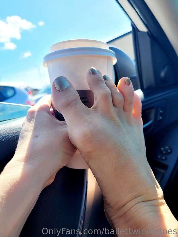 It's a beautiful day to pay for my coffee ☕️👣 😘