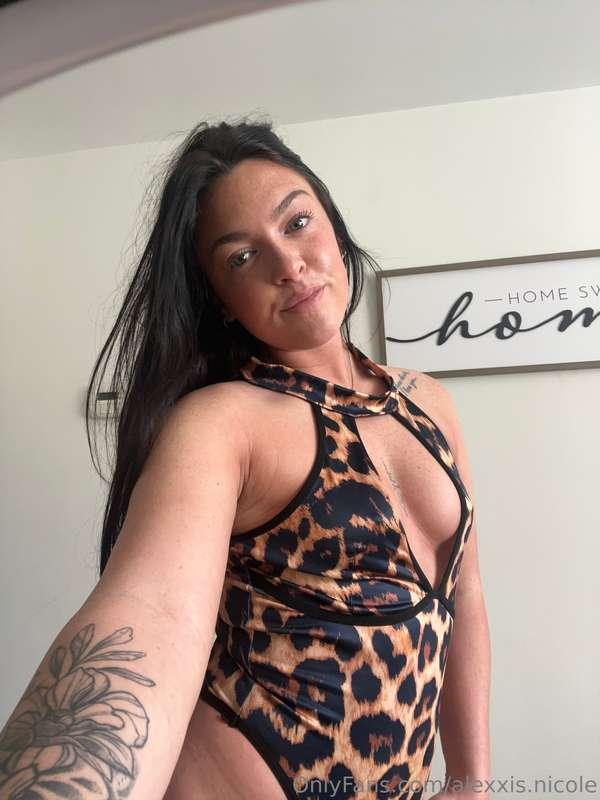 message me... im so wet rn😩