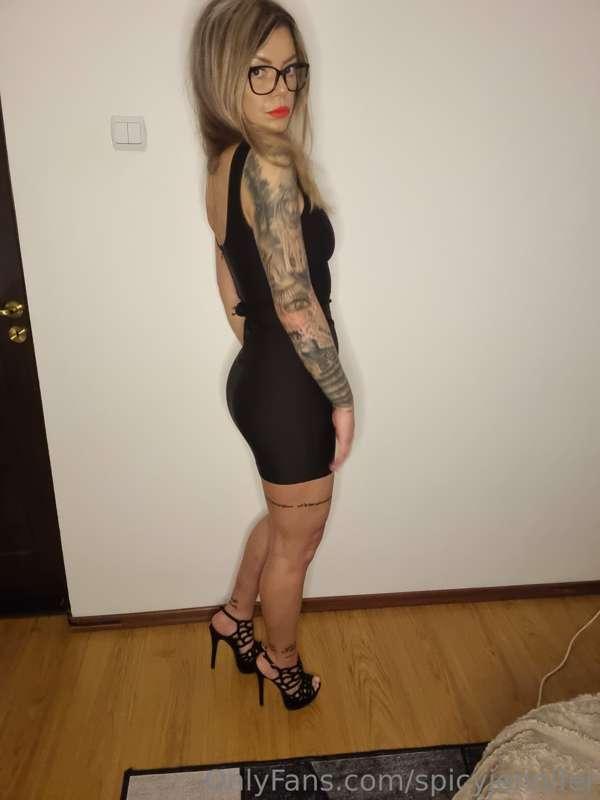 Wanna see me without the dress? 🥵😈
