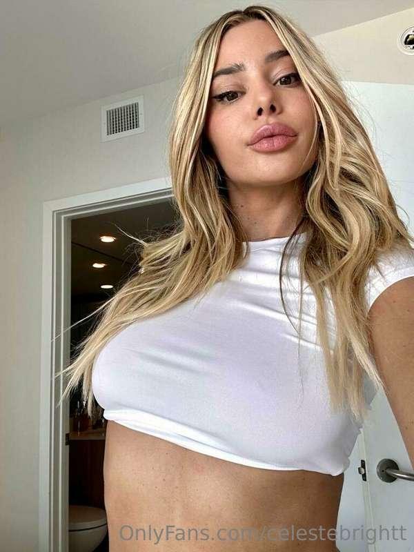 Hiiii say hi back🤍