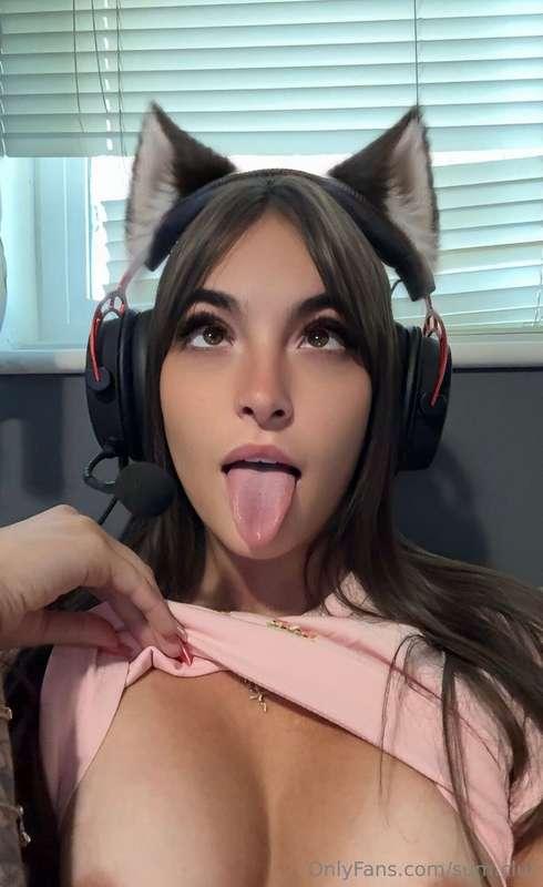 I’d let you eat me out while I play😈