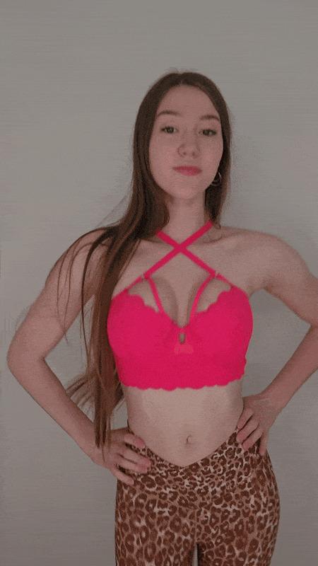 How's my jiggle?

#boobs #bigboobs #naturaltits #busty #sexy #milf #mommy #mommymilkers #milkers #lingerie #bra #bouncy #bouncing #bounce #boobbounce #gif #longhair #hotmom #brunette #fansly #fyp 