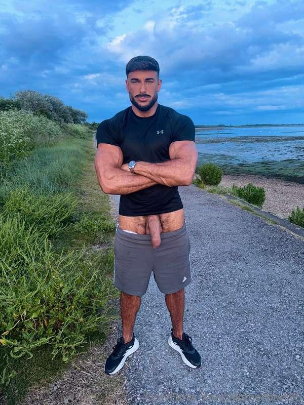 Wonder if anyone saw 👀