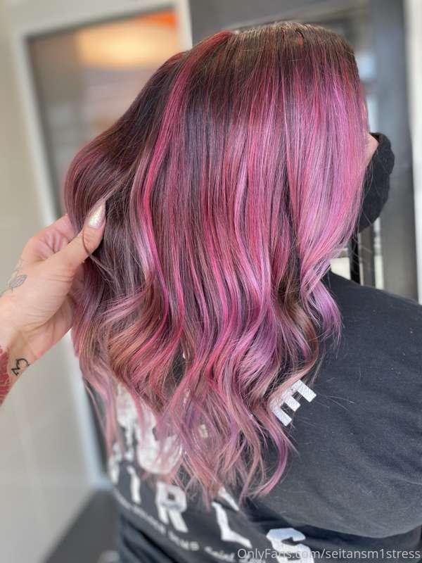 A lil berry toned hair for a very special lady 🥲💗

We had be..