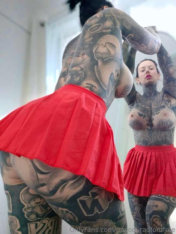 Big set of nudes! With mirror and without. I'm wearing a sho..