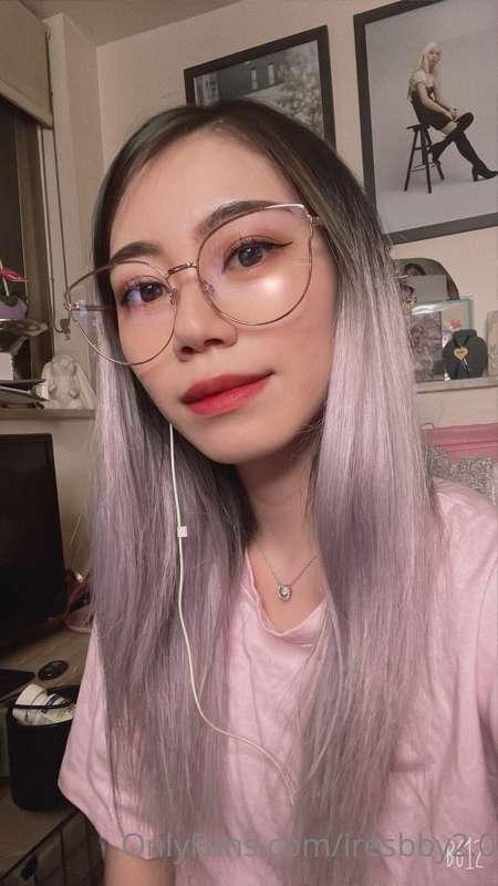 Good morning gamers! Do you guys like girls with glasses or ..