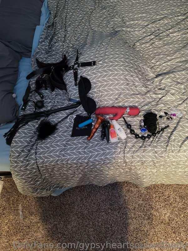 Tell me what toys I'm playing with next 😘