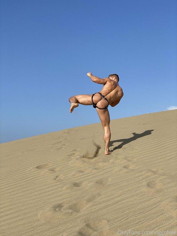 What a pose in Grand Canaria 😜😅