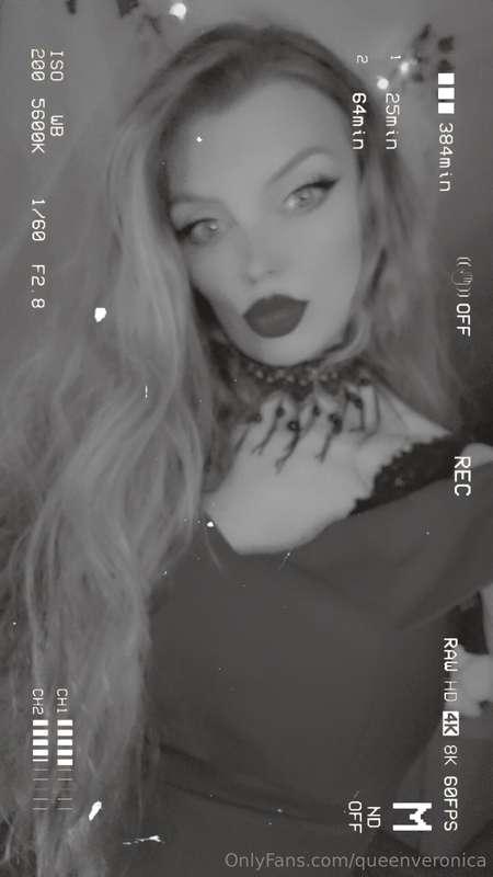 queenveronica image #0