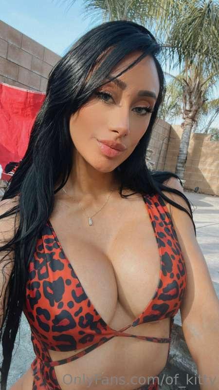 Filmed some fire ass hot tub vids 💦