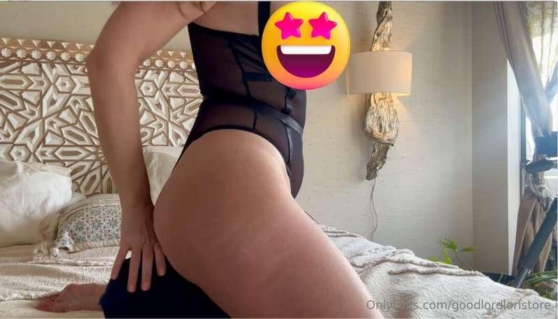 ***Pillow Hump and Clit Vibe orgasm with Lelo Balls*** 💦 (17..