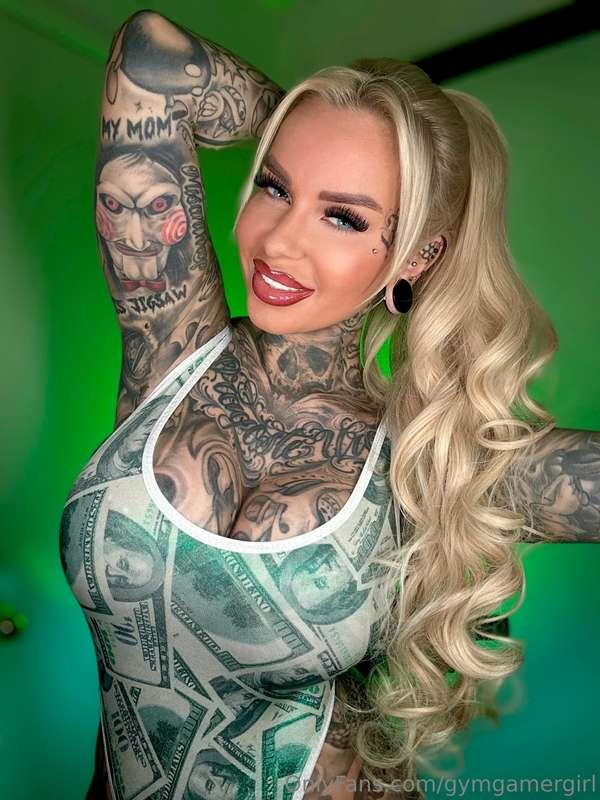 I want to feel your warm hands caressing my body 🥵🫦