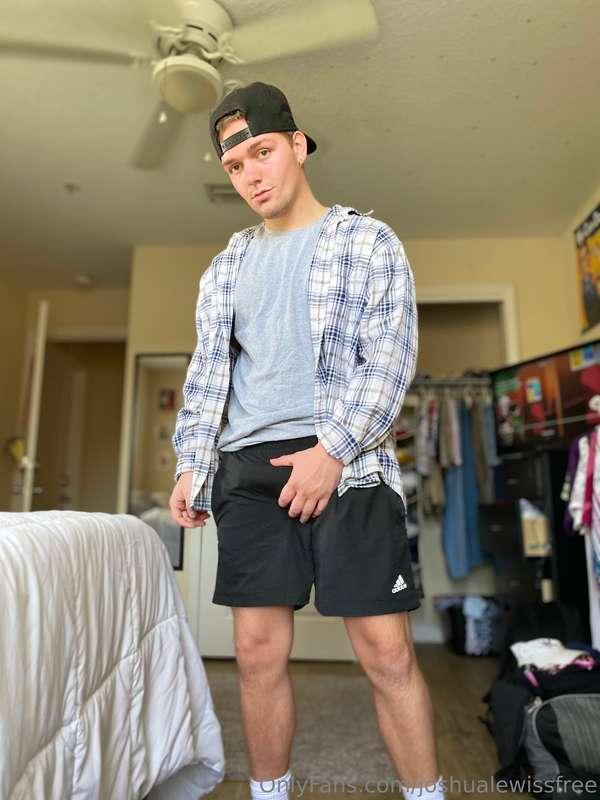 Are you into frat boys? 👅