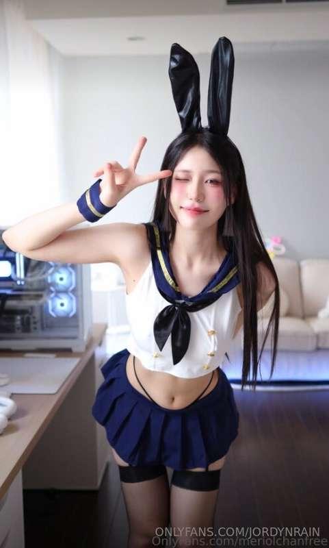 @meriolchanfree is a captivating creator! This talented Asia..