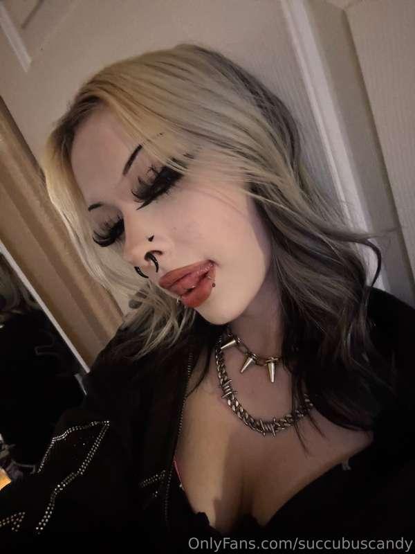i want my tounge on your coc- 
