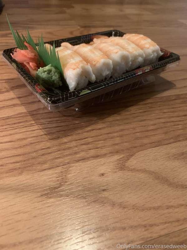 Sushi is pretty good if I do say so myself🤤 does anyone else..