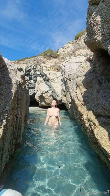 Mi manca l'estate e anche il tuo cazzo in chat... scrivimi 😈
