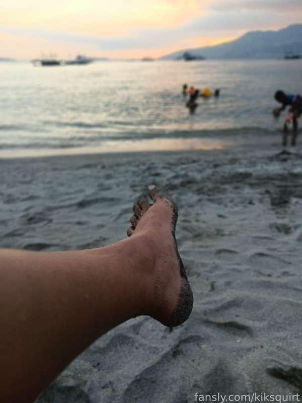 Wish I was still on holiday!! 😭😭
Someone take me away, Ill treat you right 😈
#fyp #holiday #feet #foot #footfetish #asian #filipina #pinay 