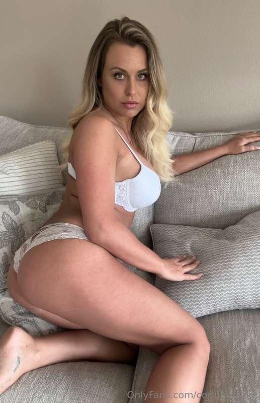 Waiting for you to ask about my 4th of July DEALS in my DM!🇺..