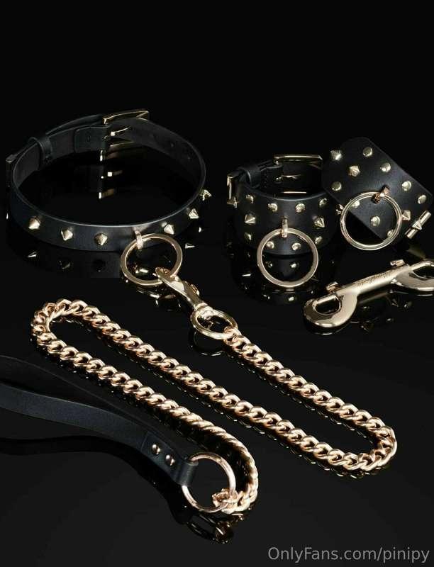 The spiked black bondage and gloves are now mine. Thank you ..