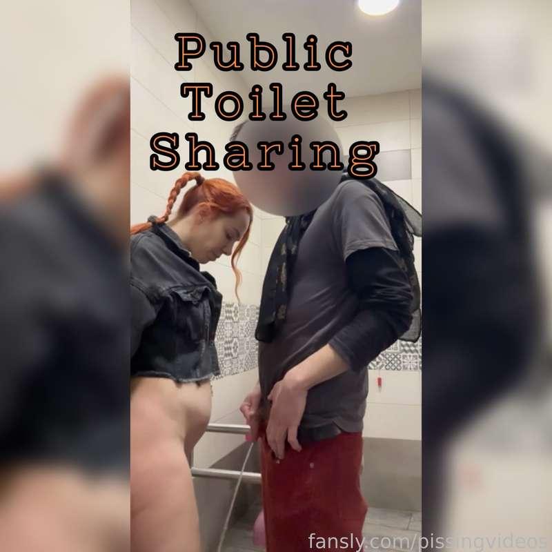 pissingvideos image #0