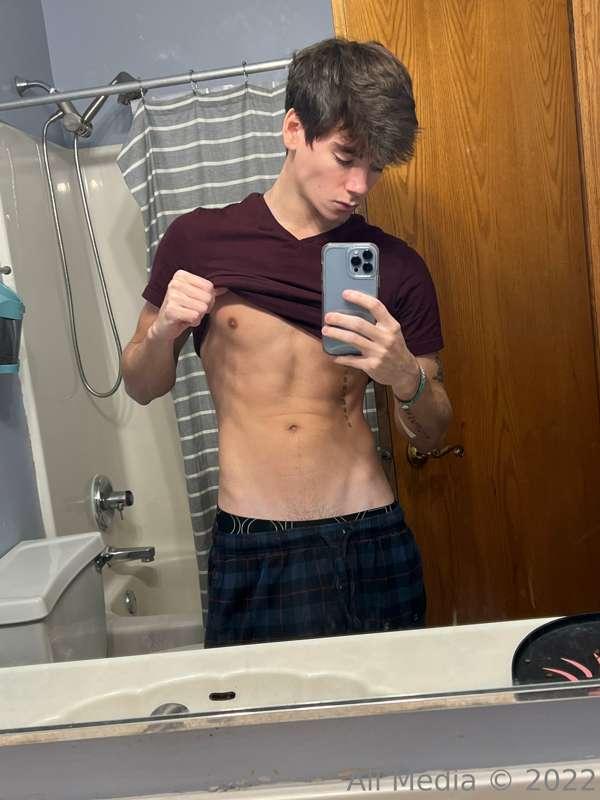 Hey👀