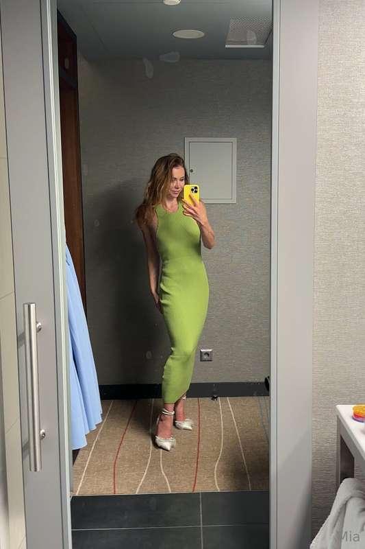 Does green look good on me?😋