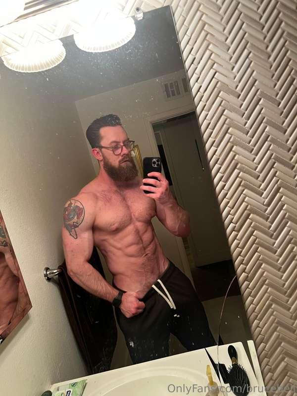 Good morning everyone 😏 what are we up to today? 🤭