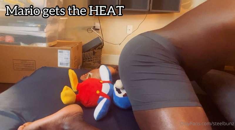 Mario getting that HOT STEAMY HEAT straight from my ass to h..