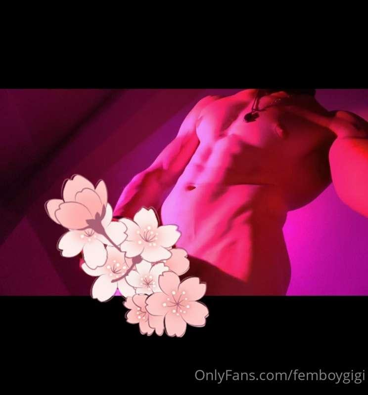 Your favourite femboy got a bit horny, wanna see ? 😳😳
