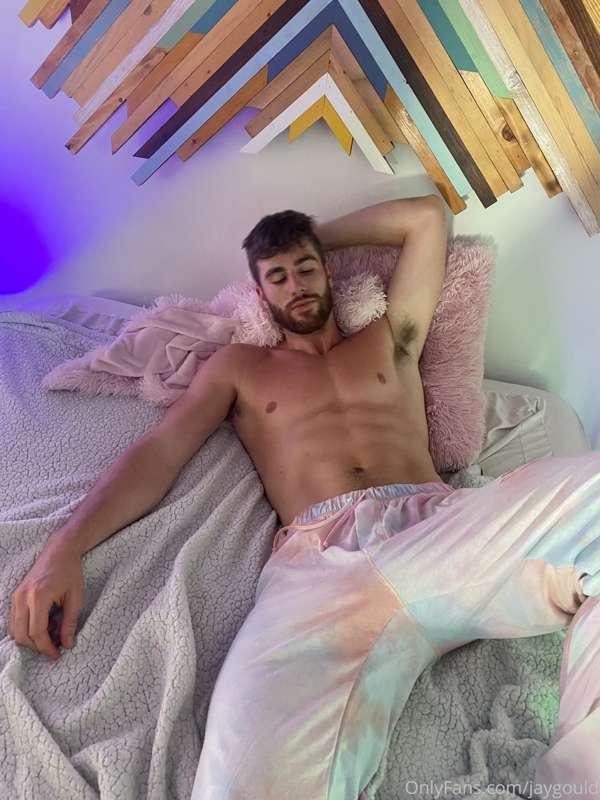 Just landed ✈️  Check DMS in a few minutes for 🍆💦
