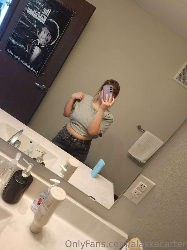 Heading out for the day babes 💋