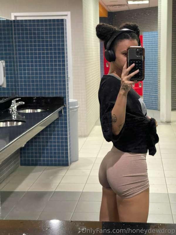 Making sure I stay plump for you baby 💋