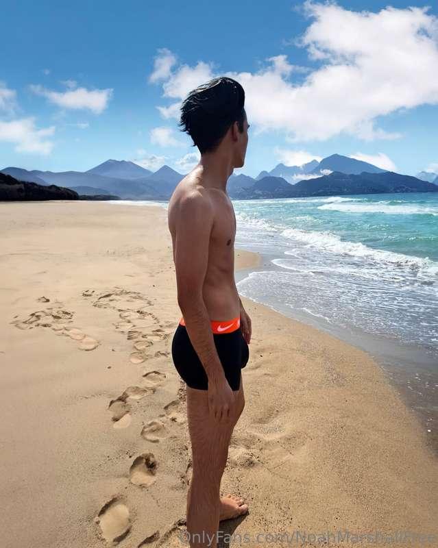 Like the view? 🥹💦 Want more? Subscribe to my VIP page for a ..