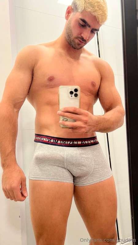 I know you want to touch it, we both know you cant help your..