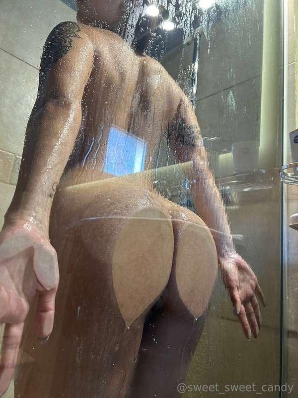 Do you want to accompany me to a delicious shower? 😍💦💦