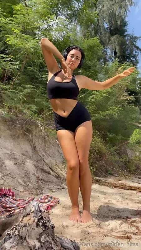 Dance is my way of expressing myself 🌴❤️ At the beach I feel..