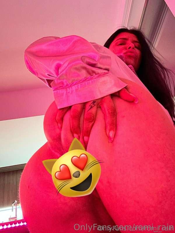 😈