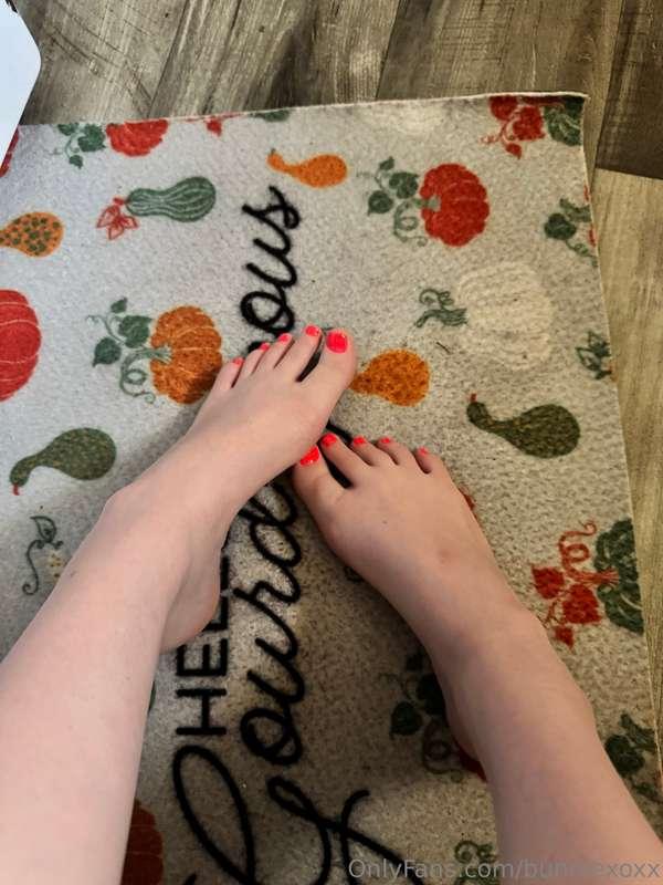 cum suck my toes daddy 
