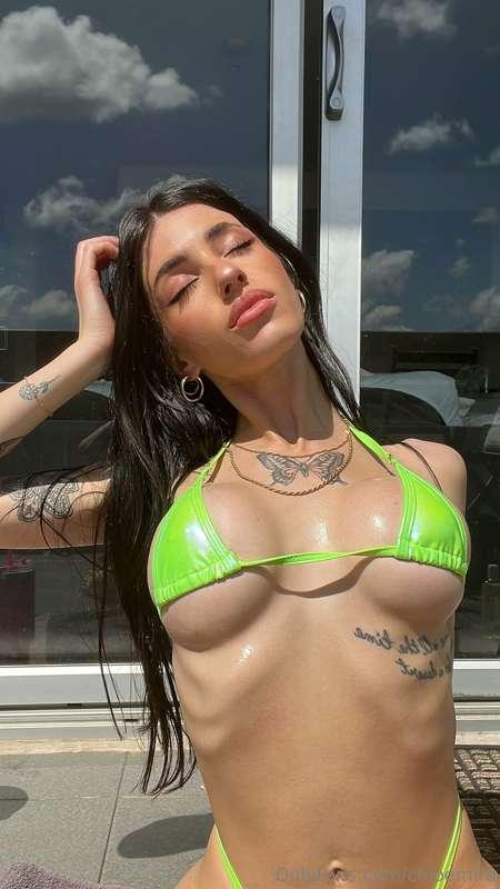 any volunteers to rub in my sunscreen?