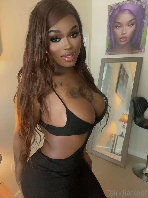  I’m warmed up and ready to work you hard... you in? 🖤💦