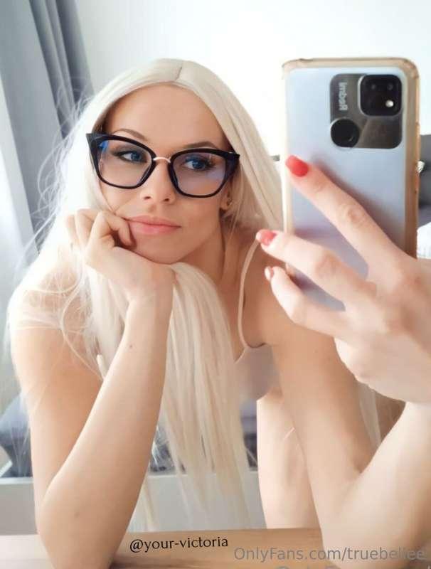 ## 𝑰'𝒎 𝒍𝒚𝒊𝒏𝒈 𝒉𝒆𝒓𝒆 𝒐𝒏 𝒎𝒚 𝒃𝒆𝒅 𝒇𝒂𝒏𝒕𝒂𝒔𝒊𝒛𝒊𝒏𝒈𝒂𝒏𝒅 𝒊𝒕 𝒎𝒂𝒅𝒆 𝒎𝒆 𝒔𝒐 𝒉𝒐𝒓..