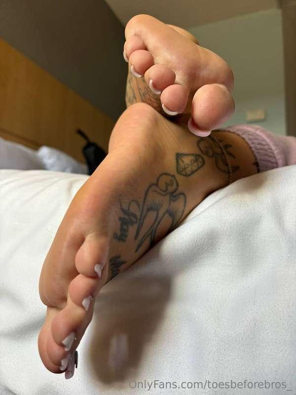 toesbeforebros_ image #15