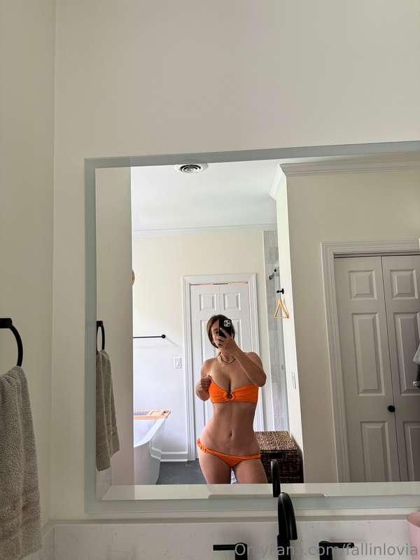 Serving looks!