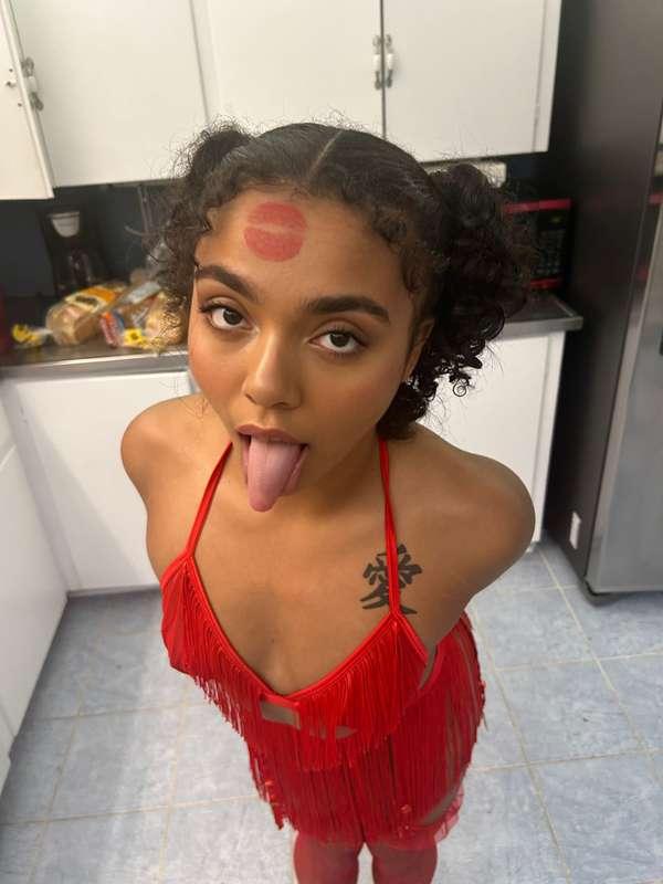 good morning!!! I'm thinking about doing a live and I wanna ..