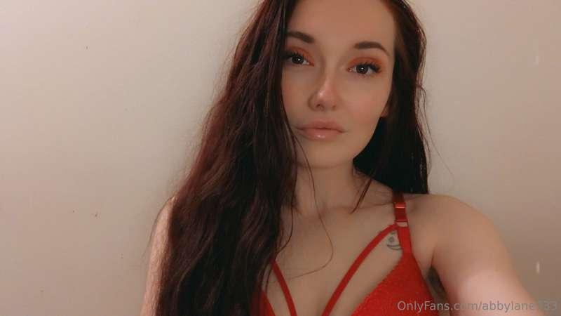 Would you love to cum on this pretty face? 🖤❤️