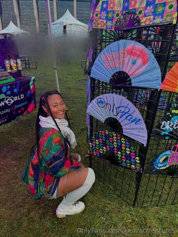For my fellow ravers hihi! Let me be your fan, for once 🪭