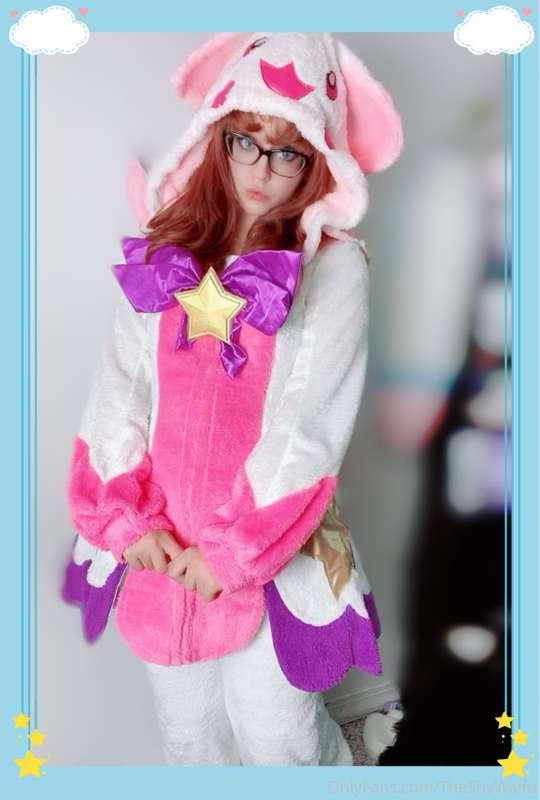 Okay it’s not lewd but I really wanna show y’all my onzie 😅